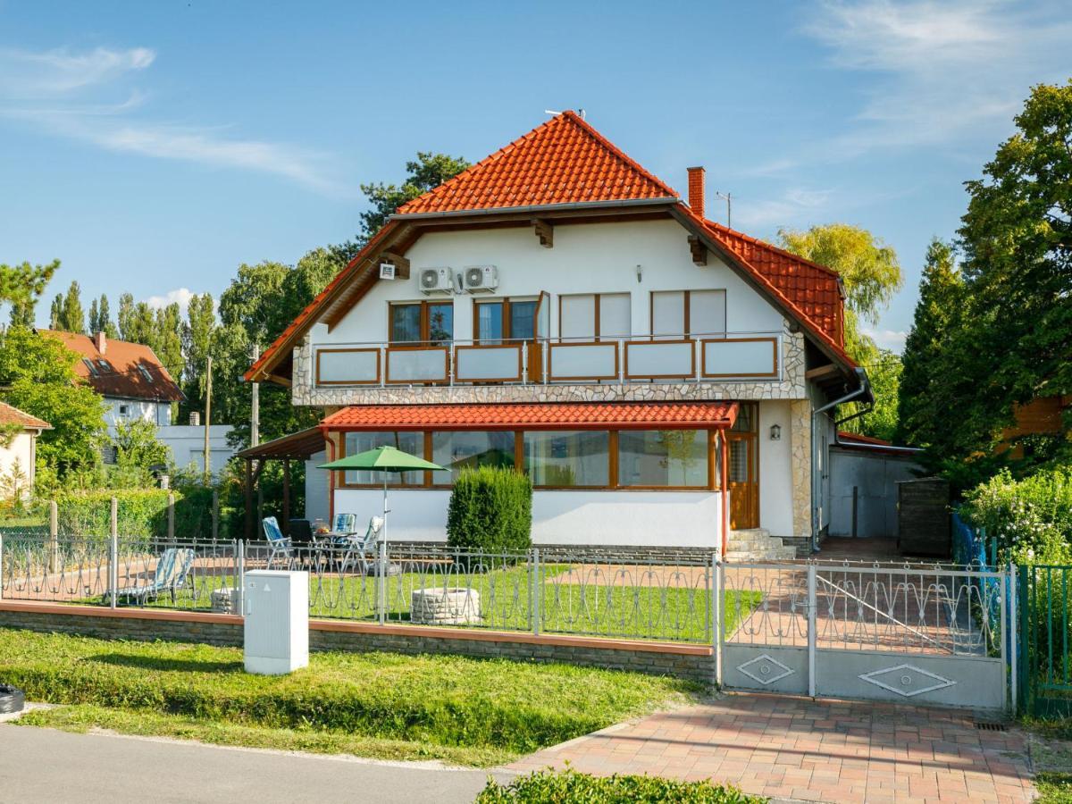 Holiday Home In Fonyod/Balaton 18566 Exteriör bild